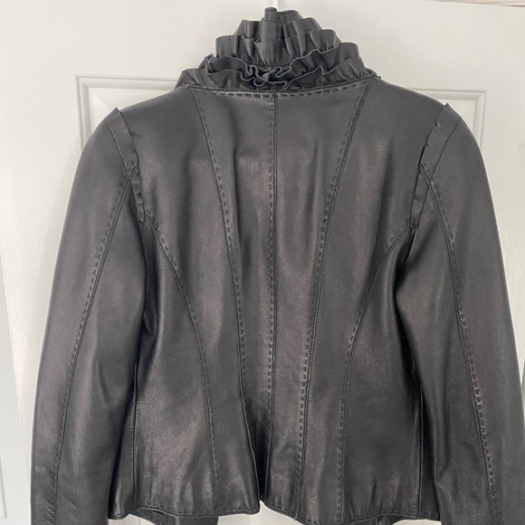 T Tahari ruffled 100% genuine leather jacket - Picture 2 of 4
